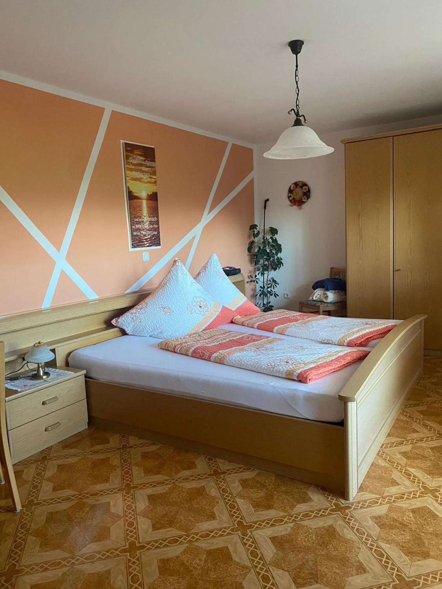 Gaestehaus Reisacher - Mehrbettzimmer Peiting Eksteriør billede